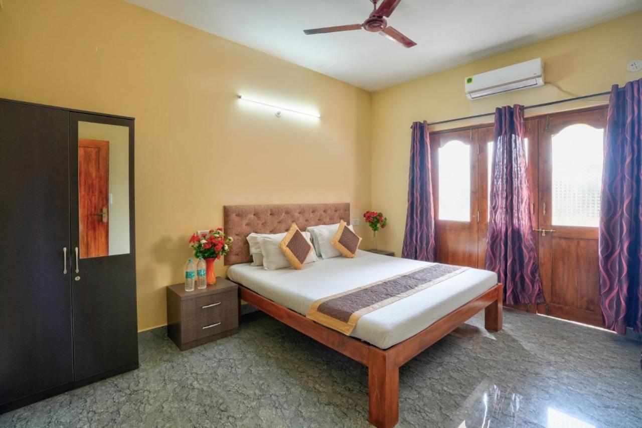 Golden Studio Apartment Goa Калангут Екстер'єр фото